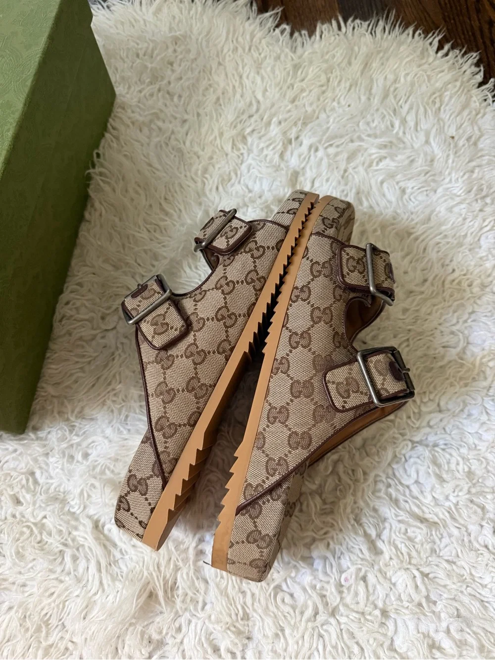 Gucci authentic monogram